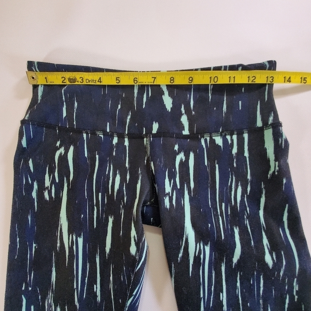 2030 * Lululemon Wunder Under Crop III Painted Animal Menthol Black Size 6 - Picture 5 of 8